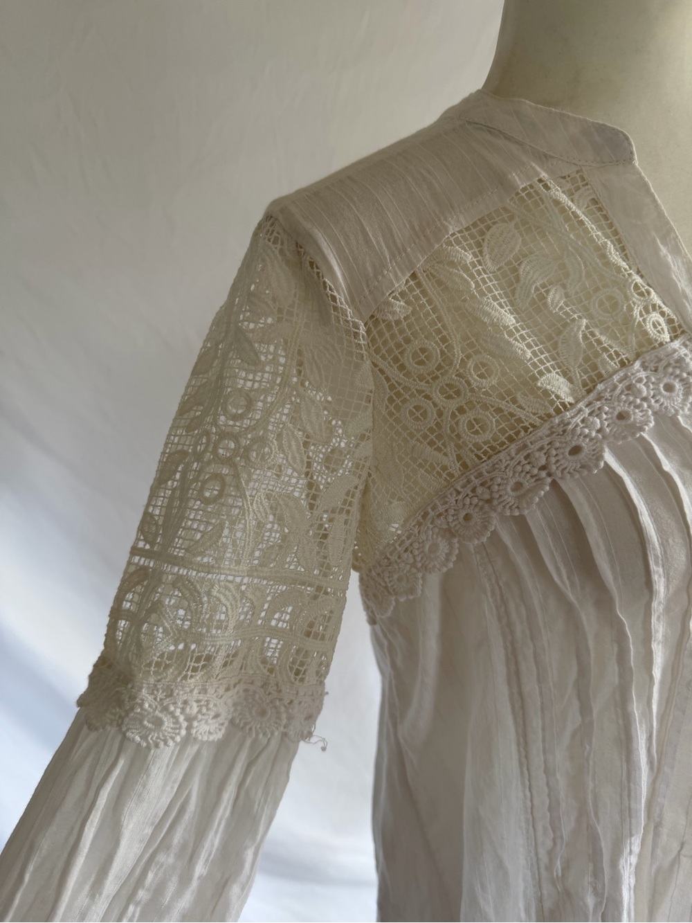 Featherbone by Anthropologie Ivory Lace Panel Button-Front Tunic Dress - Picture 4 of 9